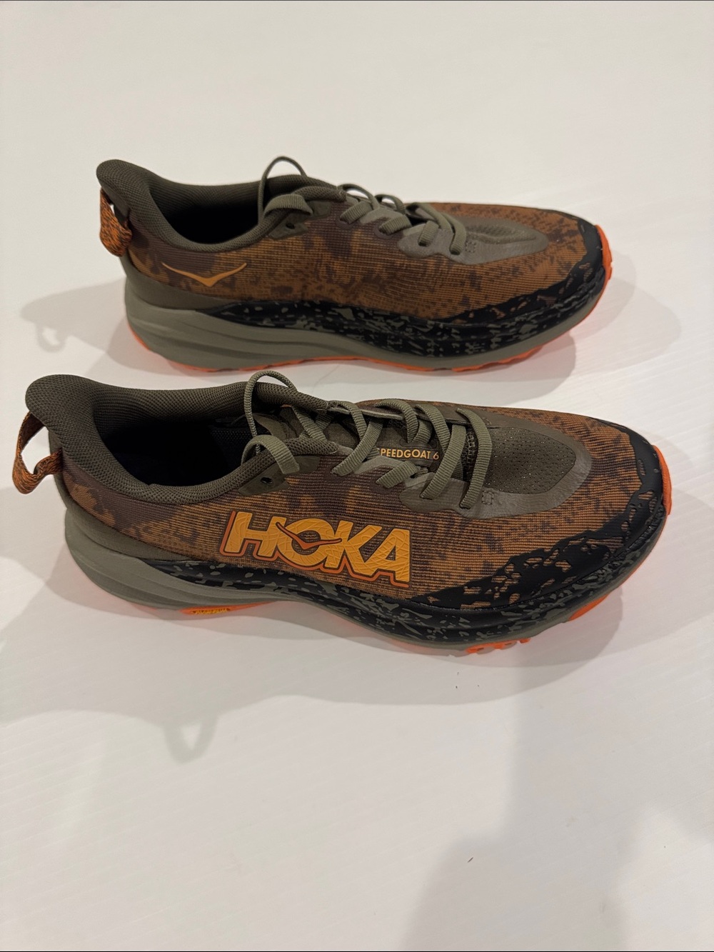 Hoka Speedgoat 6 Trail Shoes in Olive Green and Orange Men’s 8 2E New!!
